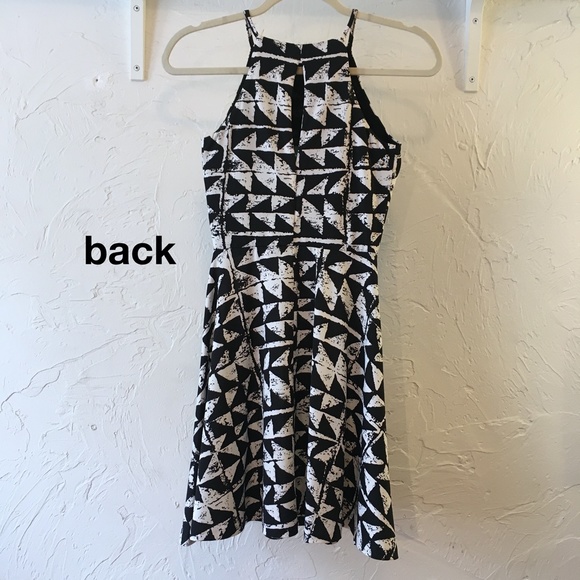 Black & White Dress - Picture 2 of 3